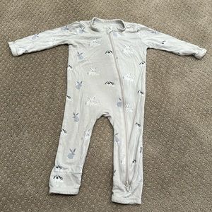 Kyte Baby Zipper Romper in Bunny